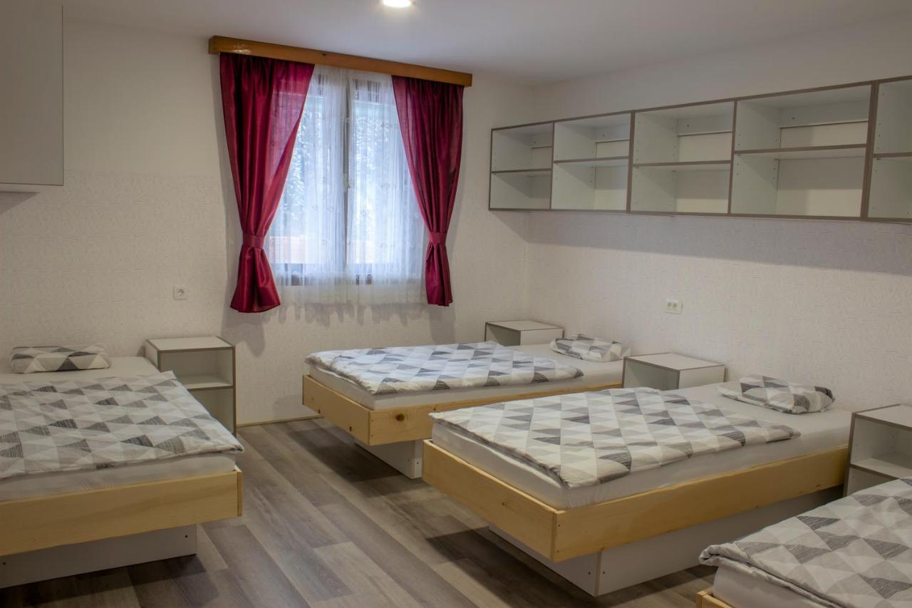 Transit On The Edge Apartment Velike Lasce Exterior photo